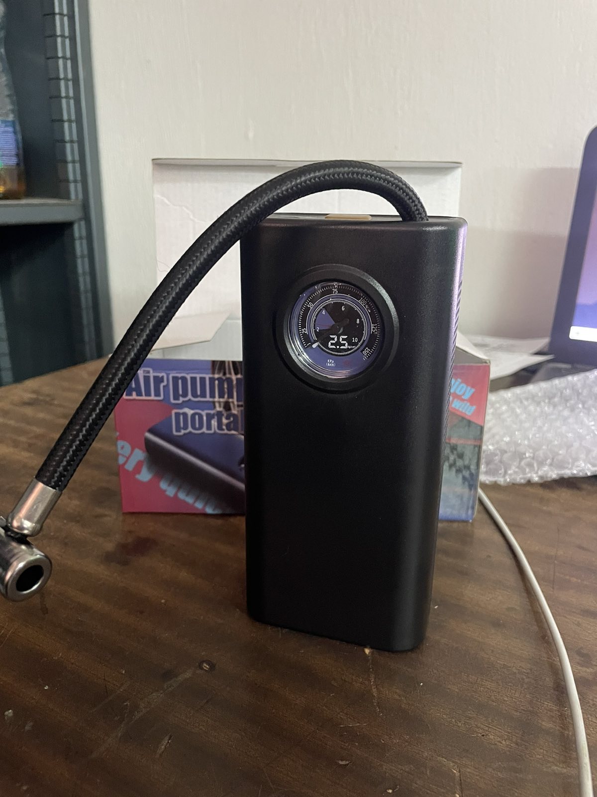 Bežična pumpa za gume